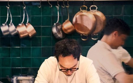 Download Knife Edge: Chasing Michelin Stars S01 [Episode 1 – 4]